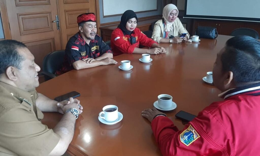 Kembang Latar Dpc Jakarta Utara Kunjungi Ketua Umum Forum Lintas Ormas