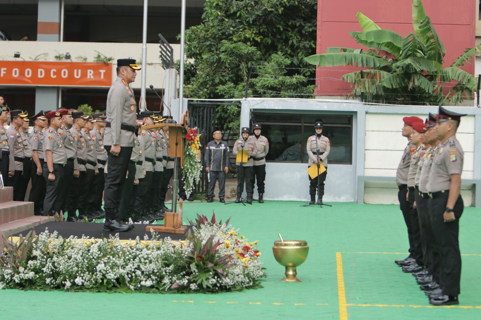 108 Personel Polres Metro Jakarta Barat Mendapat Kenaikan Pangkat Di