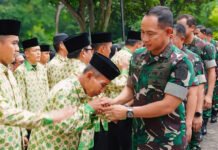 Wujud Penghargaan Pengabdian, Panglima TNI Berangkatkan Umroh Ratusan Prajurit dan ASN TNI